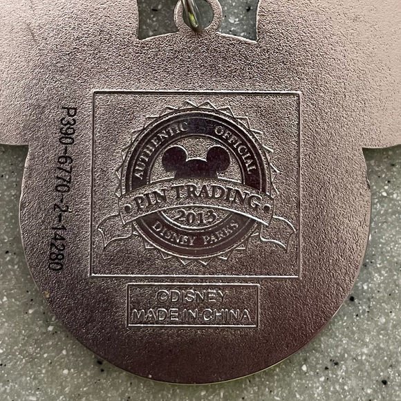 Disney Pride Mickey Mouse Lanyard Medal - Picture 3 of 3